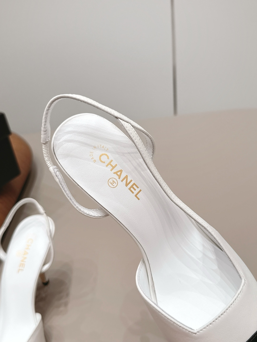 Chanel Classic Luxury Leather Shoe Loafer Ref 7