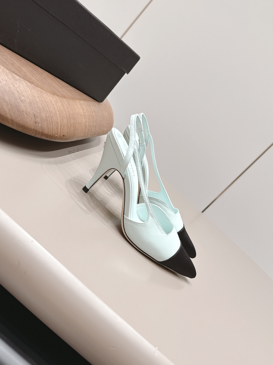 Chanel Classic Luxury Leather Shoe Loafer Ref 3
