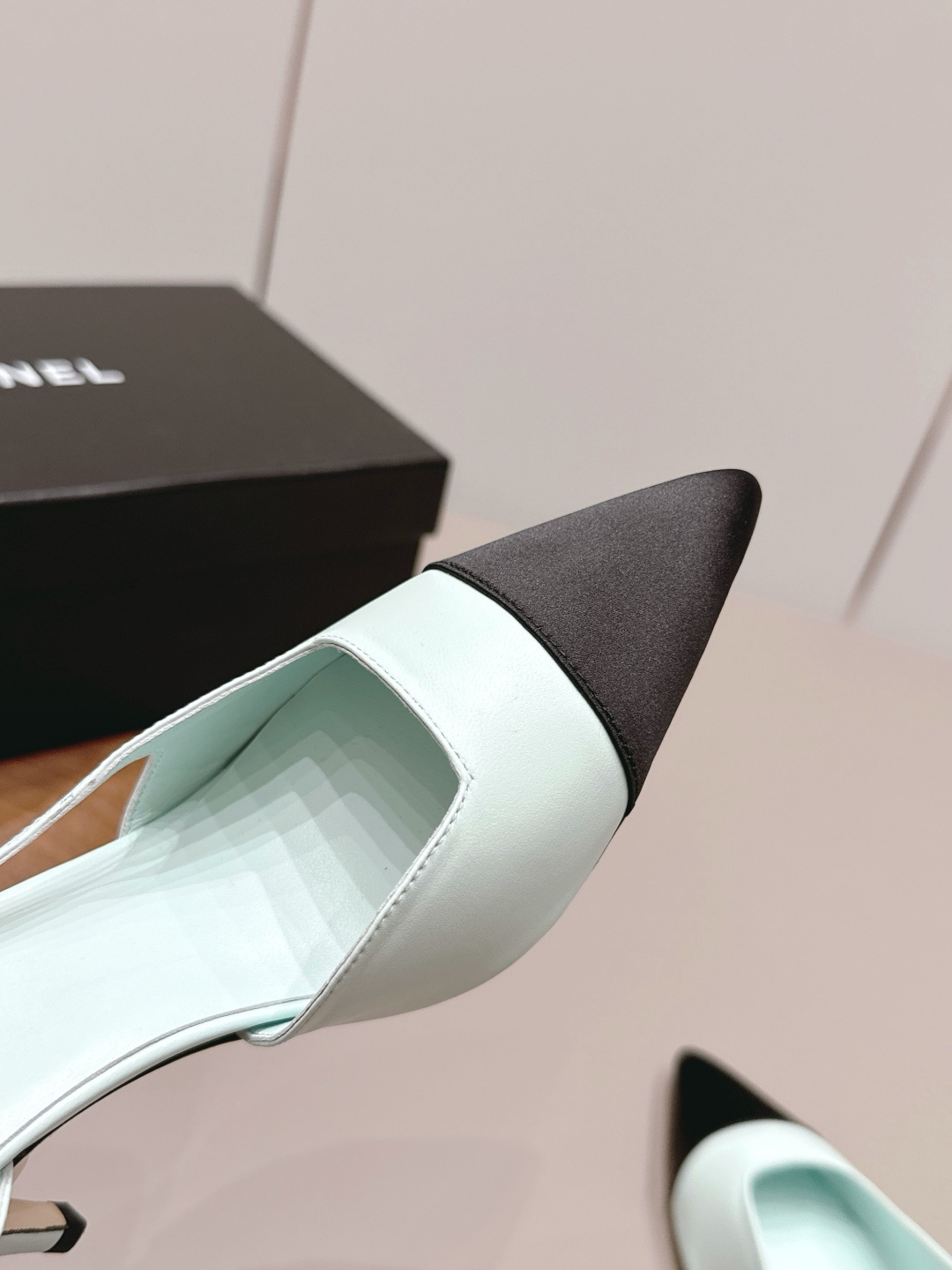 Chanel Classic Luxury Leather Shoe Loafer Ref 6