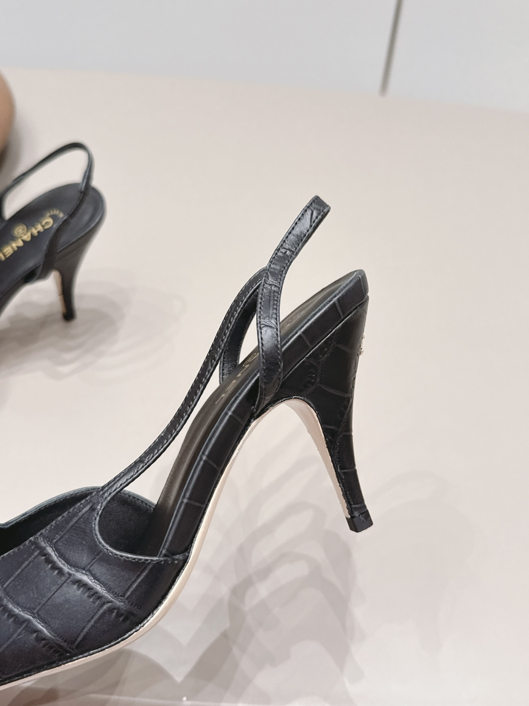 Chanel Classic Luxury Leather Shoe Loafer Ref.20F566EE 8