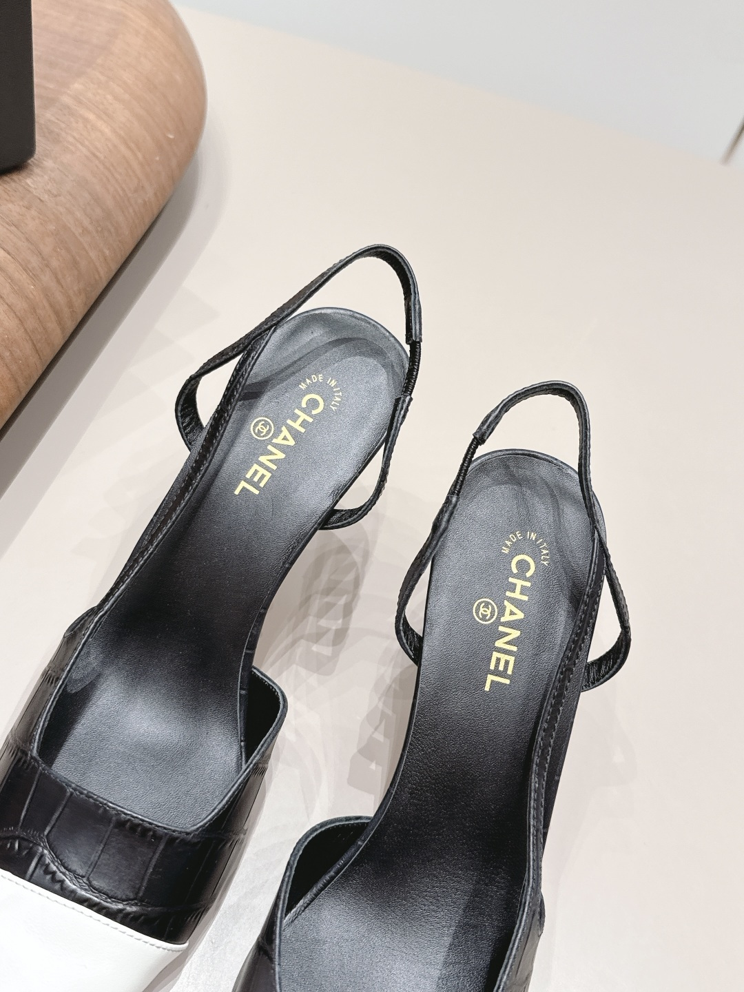 Chanel Classic Luxury Leather Shoe Loafer Ref.20F566EE 7