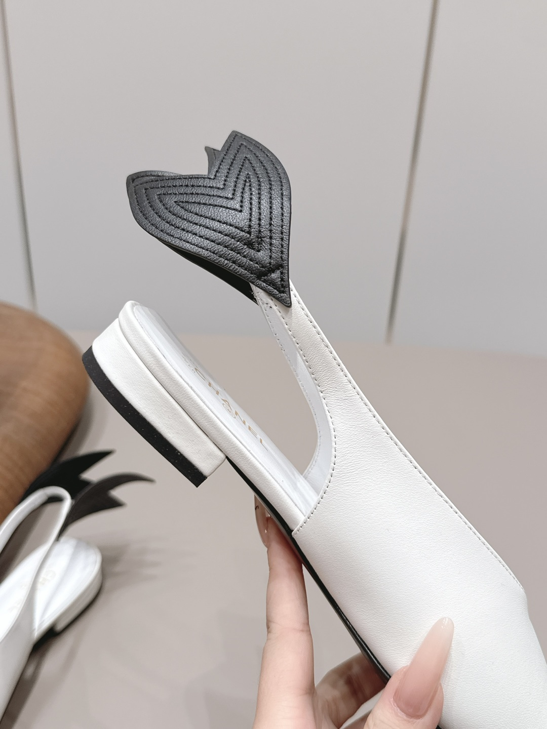Chanel Classic Luxury Leather Shoe Loafer Ref 8