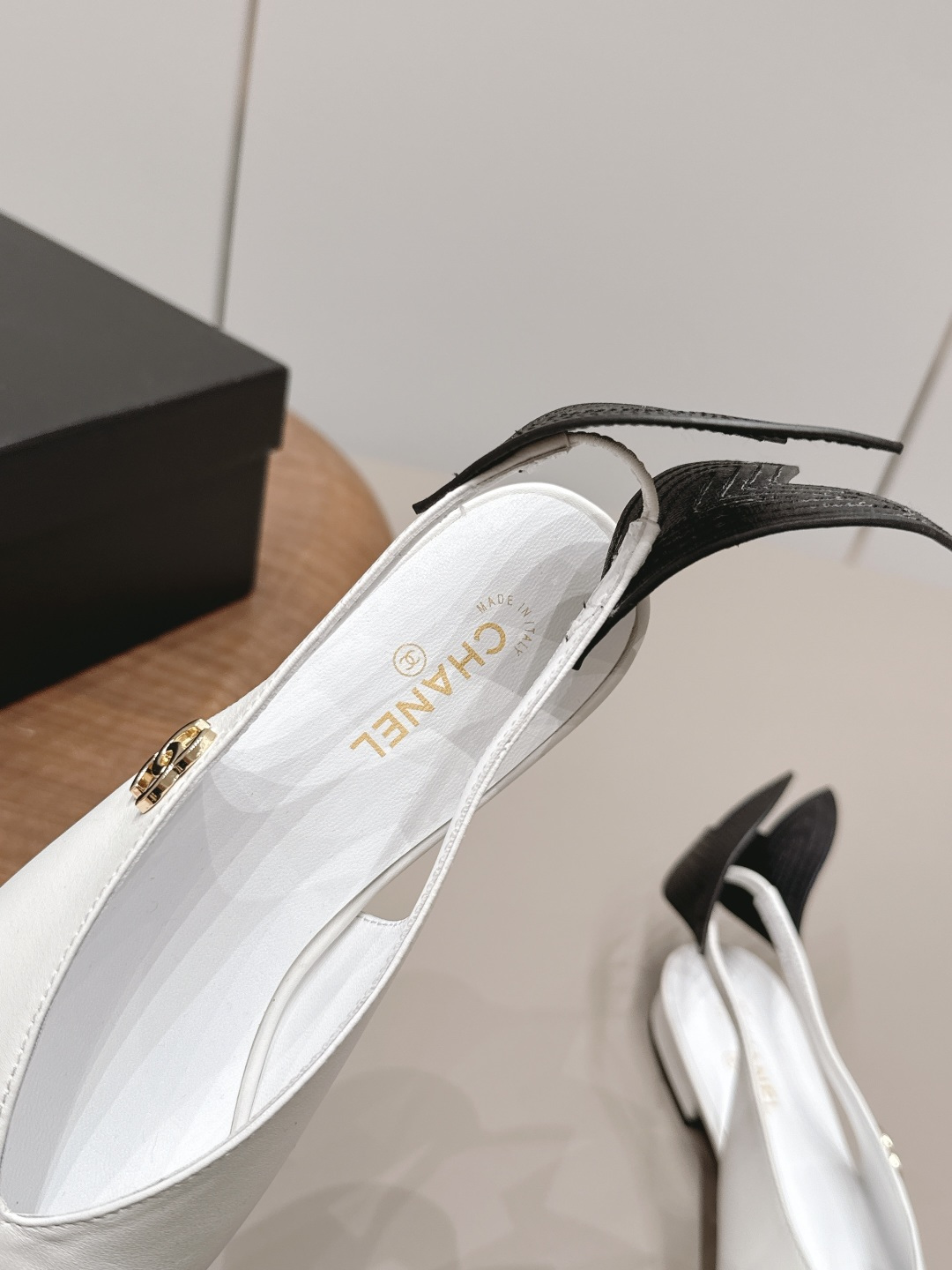 Chanel Classic Luxury Leather Shoe Loafer Ref 7