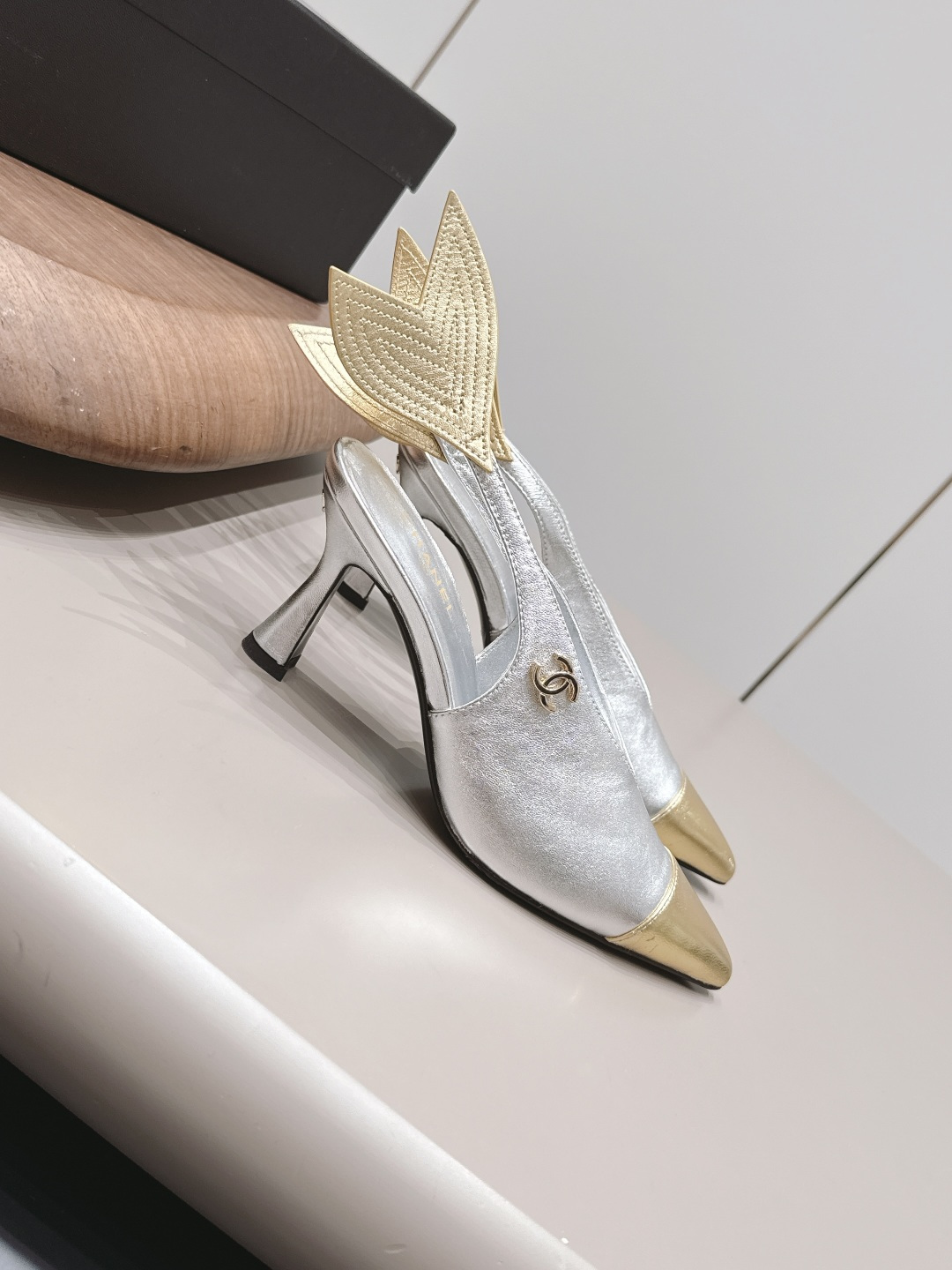 Chanel Classic Luxury Leather Shoe Loafer Ref.90F9348D 3