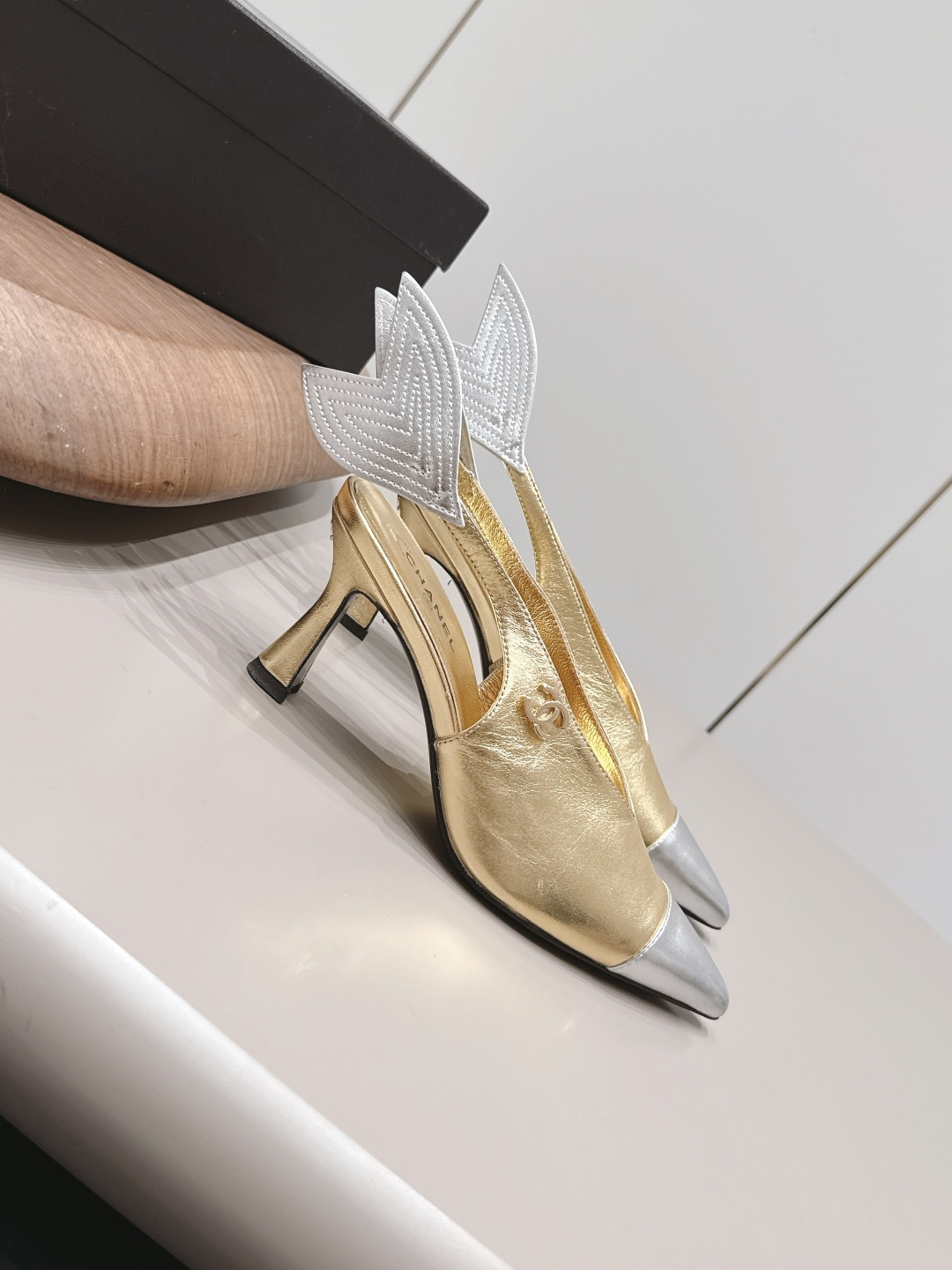 Chanel Classic Luxury Leather Shoe Loafer Ref.89F523C5 3