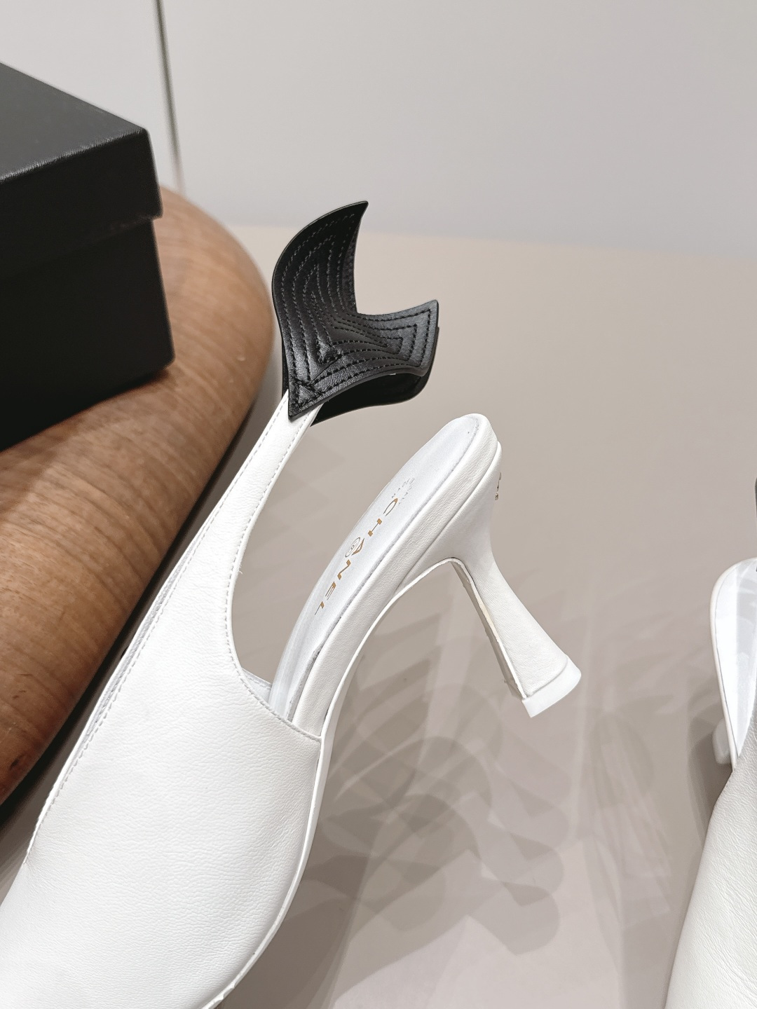 Chanel Classic Luxury Leather Shoe Loafer Ref 8