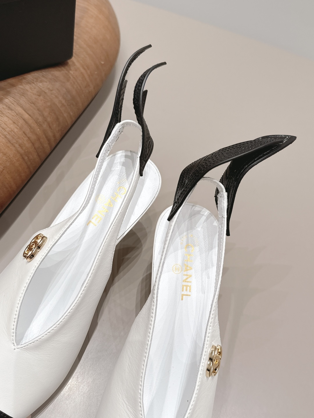 Chanel Classic Luxury Leather Shoe Loafer Ref 7
