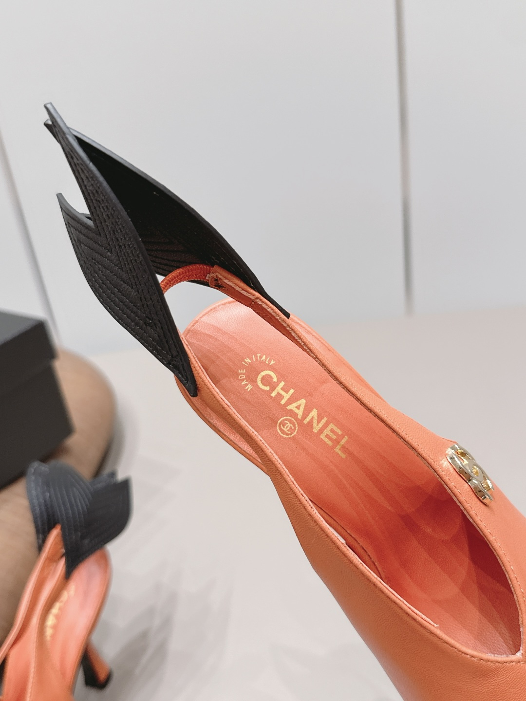 Chanel Classic Luxury Leather Shoe Loafer Ref 8