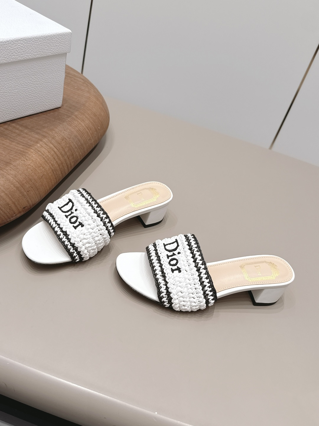 Dior Haute Couture Classic Luxury Leather Shoe Ref 2