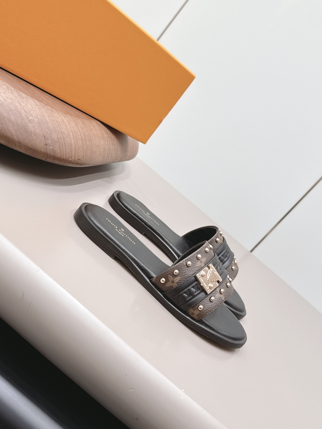 Prada Classic Luxury Leather Shoe Loafer Ref.8960DA44 3
