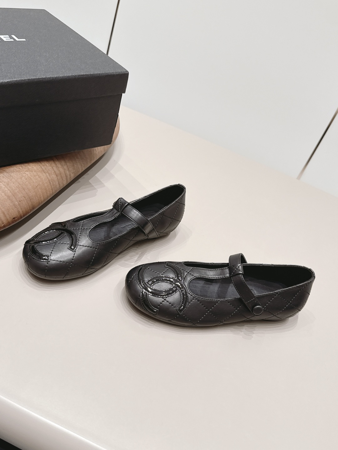 Chanel Classic Luxury Leather Shoe Loafer Ref.5715B1BB 2