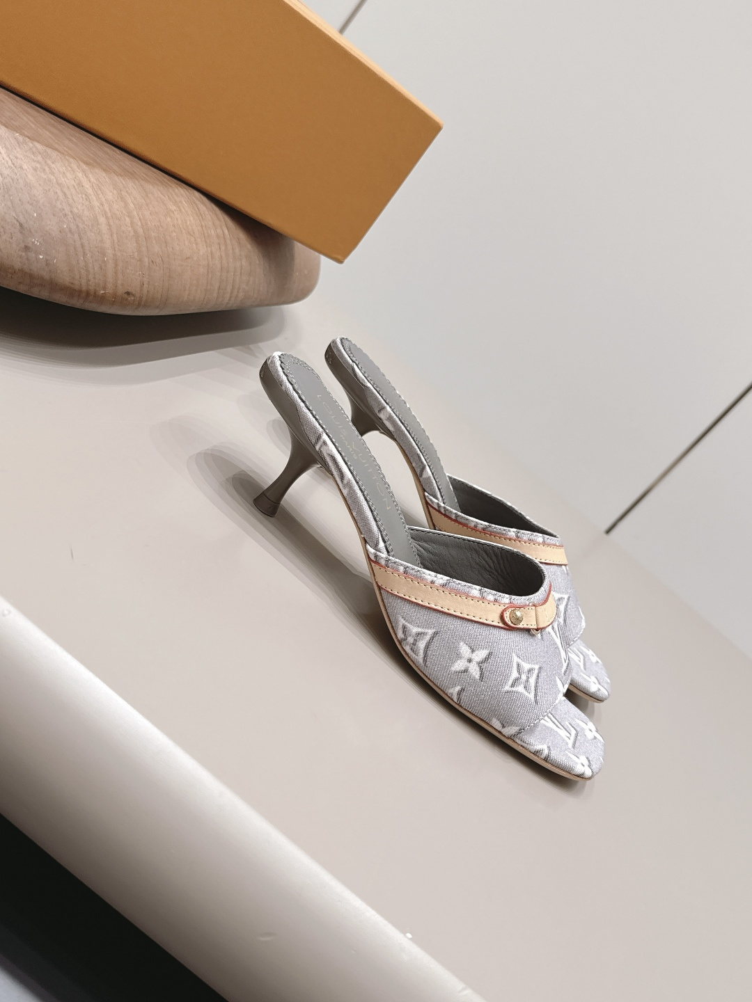 Celine Classic Luxury Leather Shoe Loafer Ref.474DB257 3