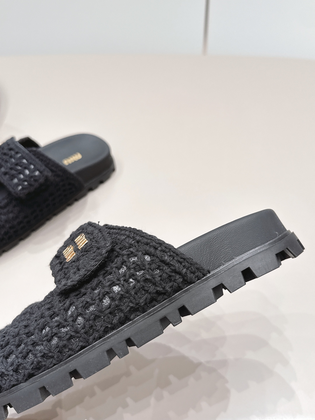 MIUMIU 2026 vs Spring/Summer latest runway blockbuster slide sandal 8