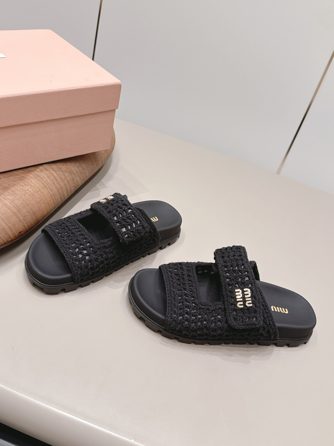 MIUMIU 2026 vs Spring/Summer latest runway blockbuster slide sandal 2