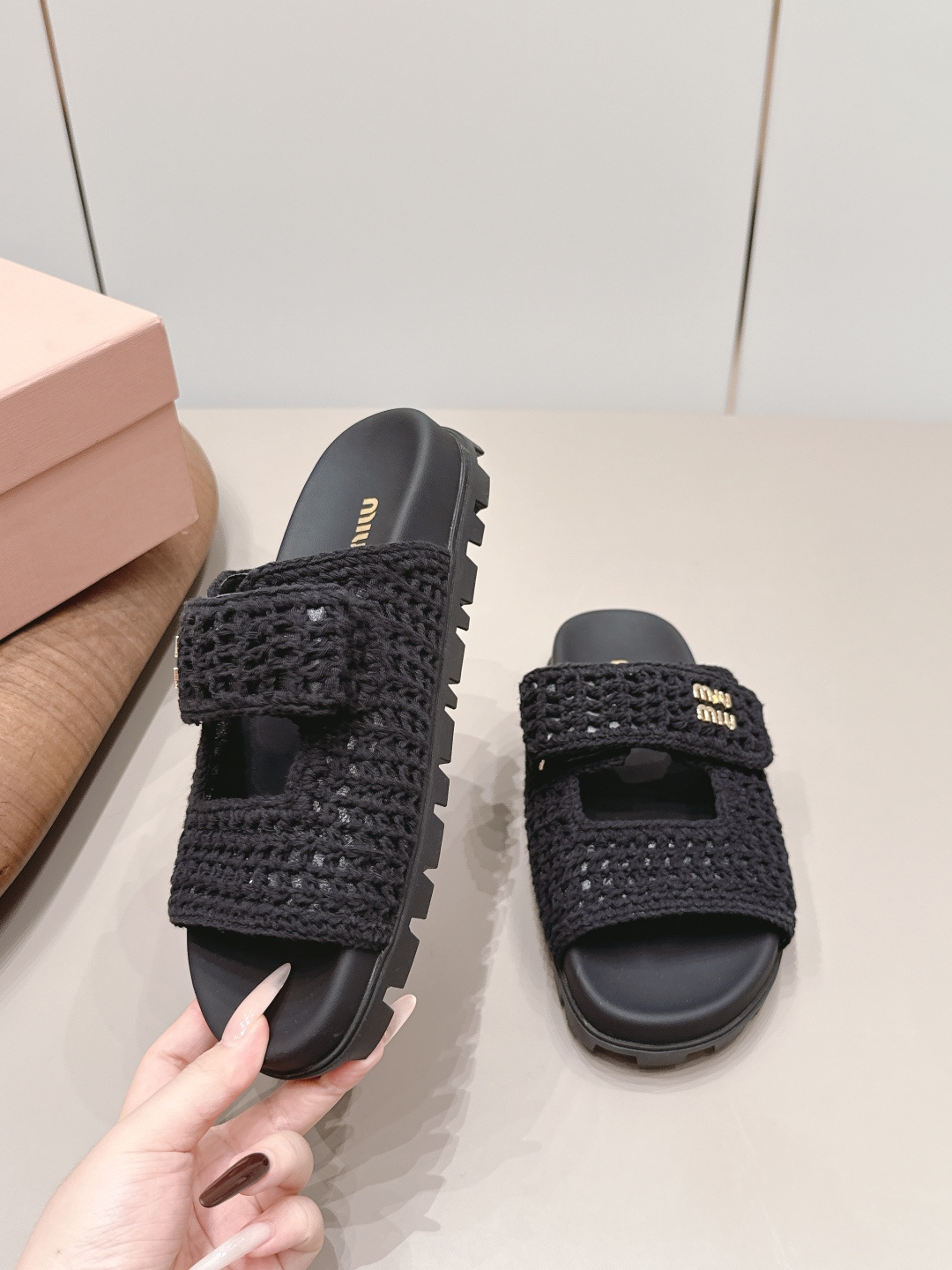 MIUMIU 2026 vs Spring/Summer latest runway blockbuster slide sandal 4