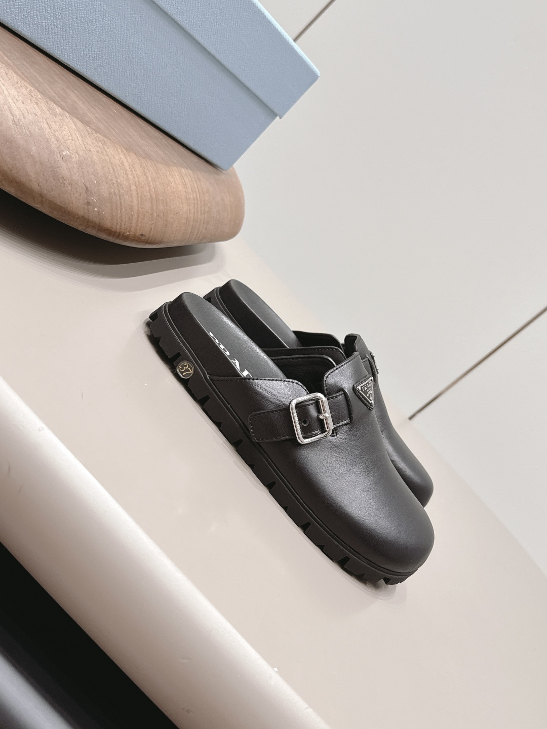 Maison Margiela Classic Luxury Leather Shoe Loafer Ref.3ED56AB3 3