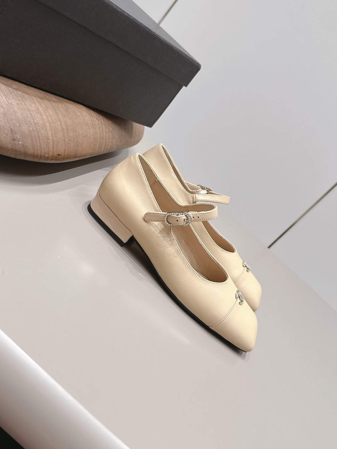 Chanel Classic Luxury Leather Shoe Loafer Ref 3