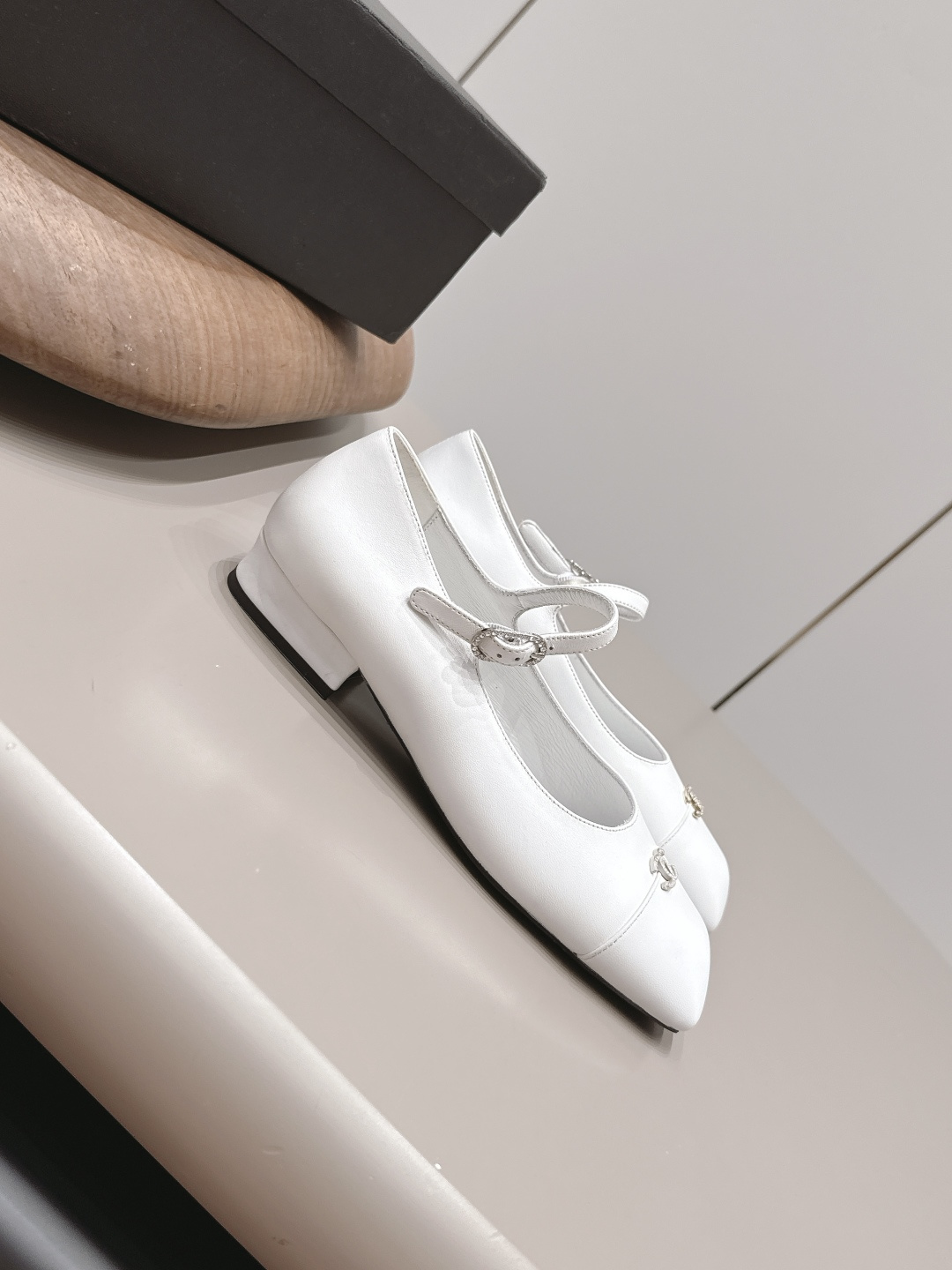 Chanel Classic Luxury Leather Shoe Loafer Ref 3