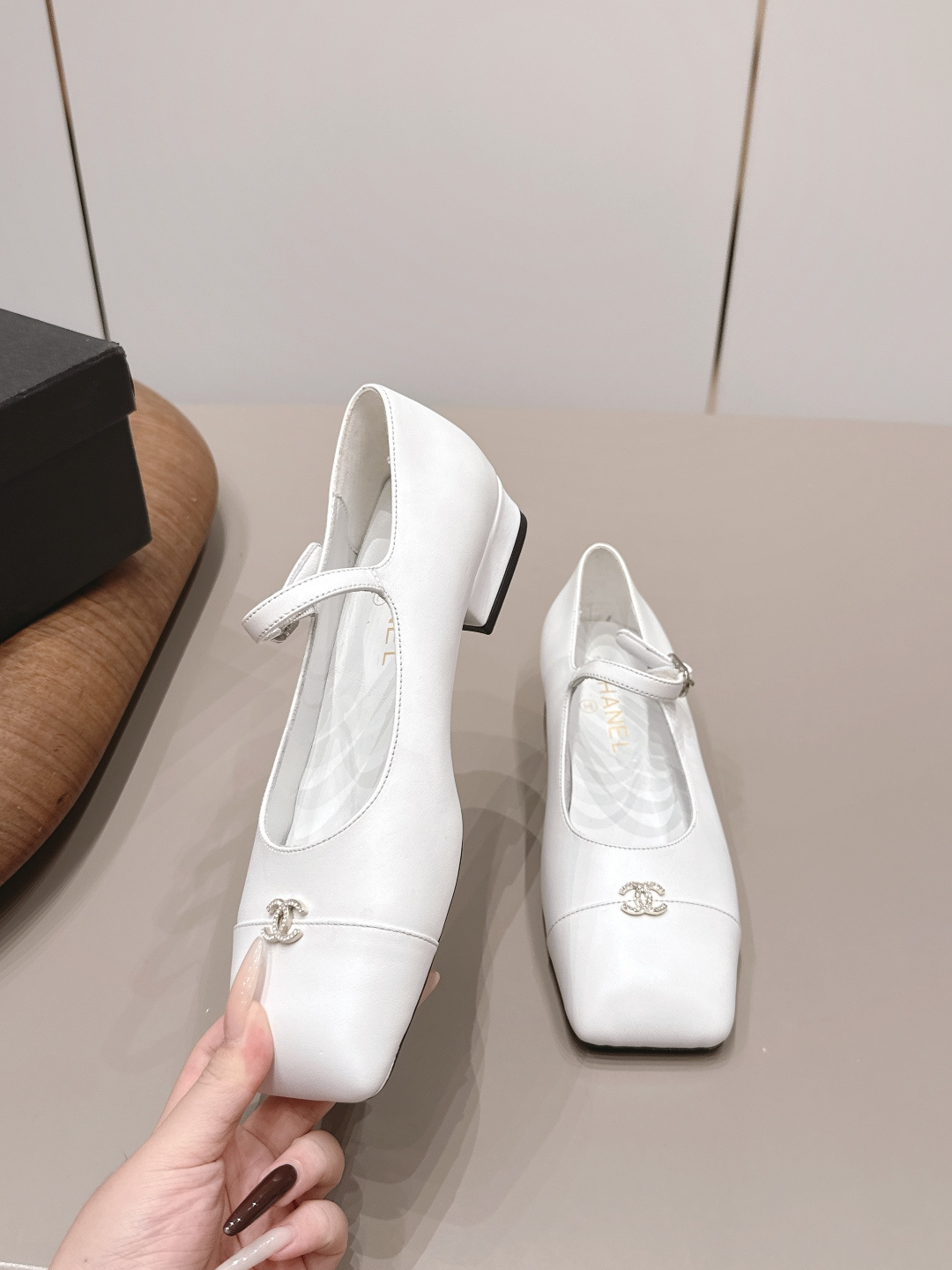 Chanel Classic Luxury Leather Shoe Loafer Ref 4