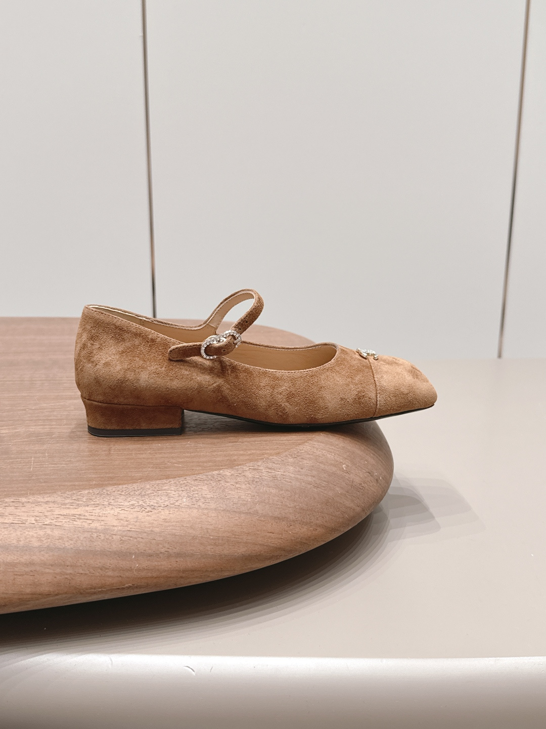 Chanel Classic Luxury Leather Shoe Loafer Ref 5