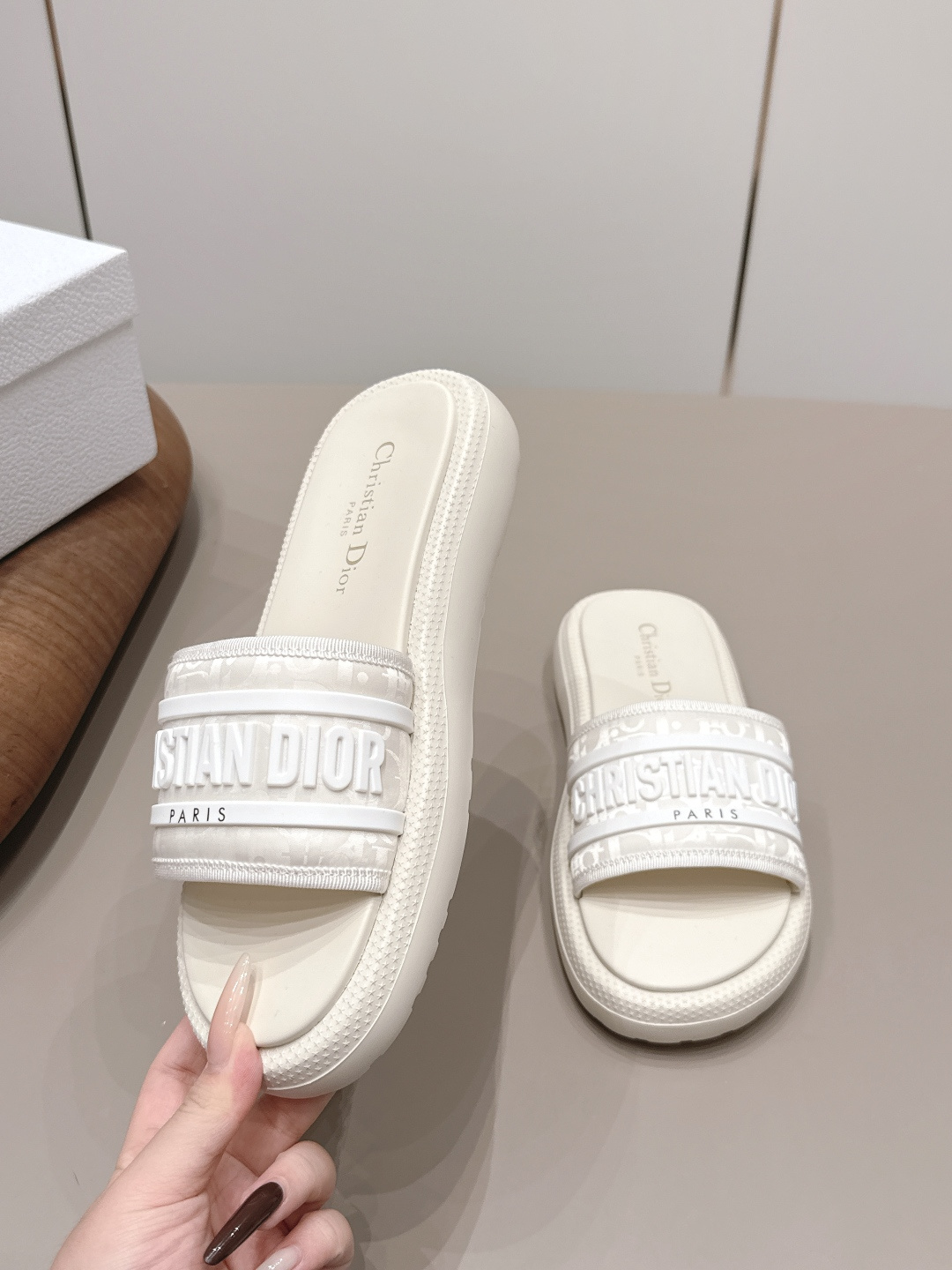 迪奥 Dior 经典高奢皮鞋鞋履高跟鞋 #CDDA42FF 4