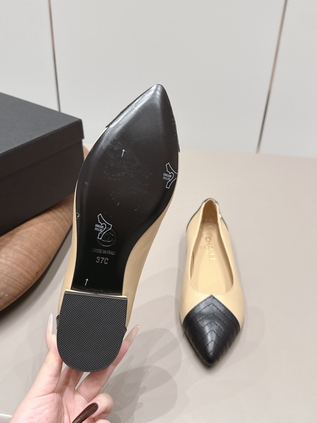 Chanel Classic Luxury Leather Shoe Loafer Ref 9