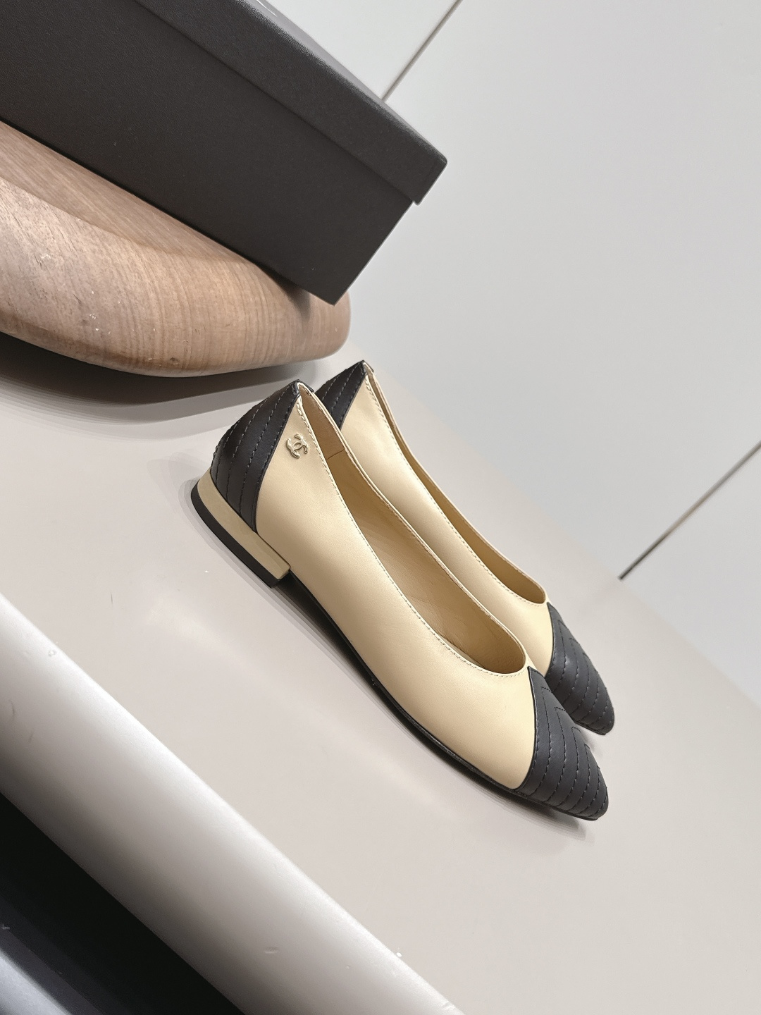 Chanel Classic Luxury Leather Shoe Loafer Ref 3