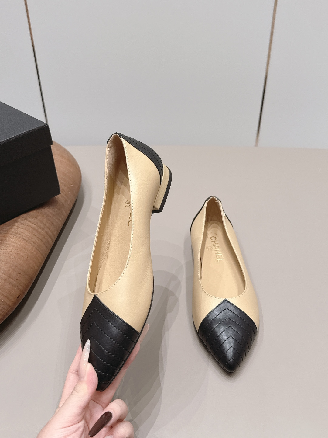 Chanel Classic Luxury Leather Shoe Loafer Ref 4
