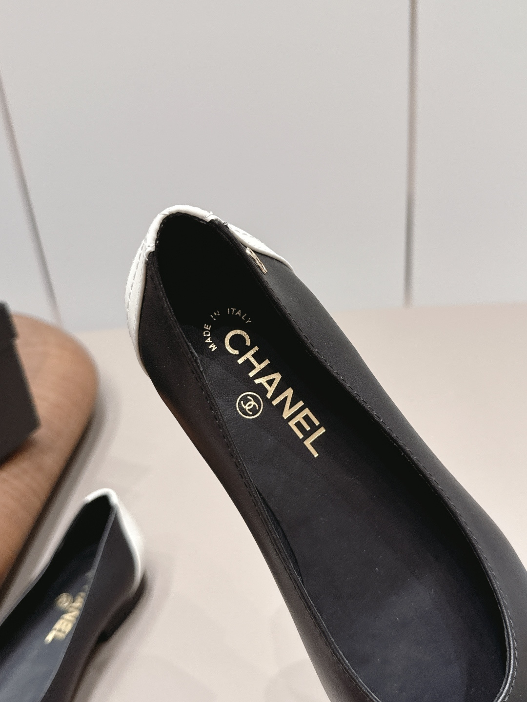 Chanel Classic Luxury Leather Shoe Loafer Ref 7