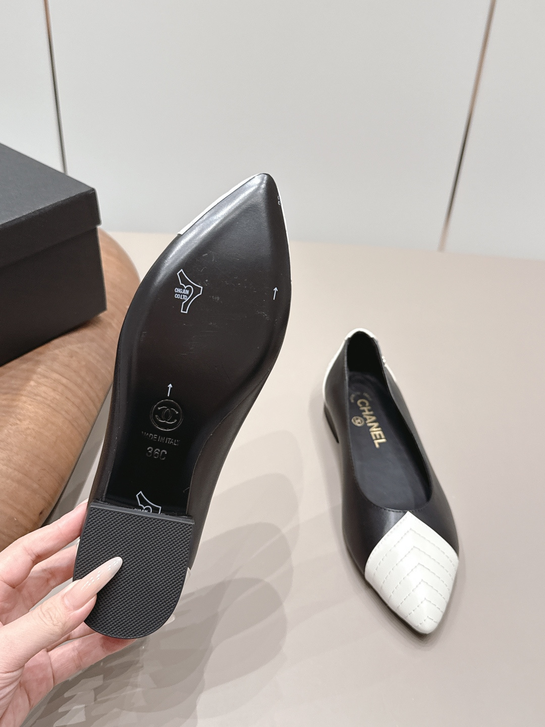 Chanel Classic Luxury Leather Shoe Loafer Ref 9