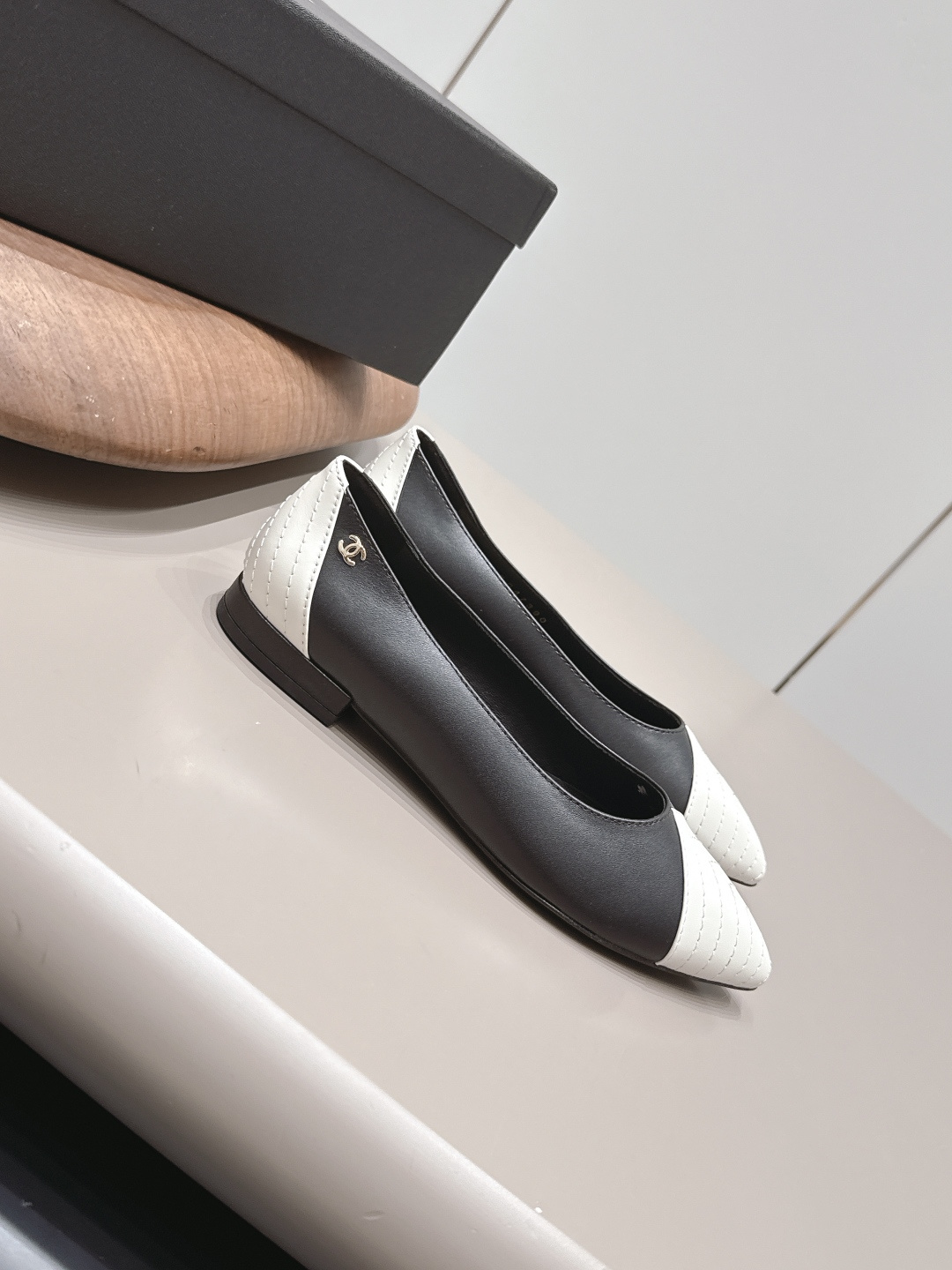Chanel Classic Luxury Leather Shoe Loafer Ref 3