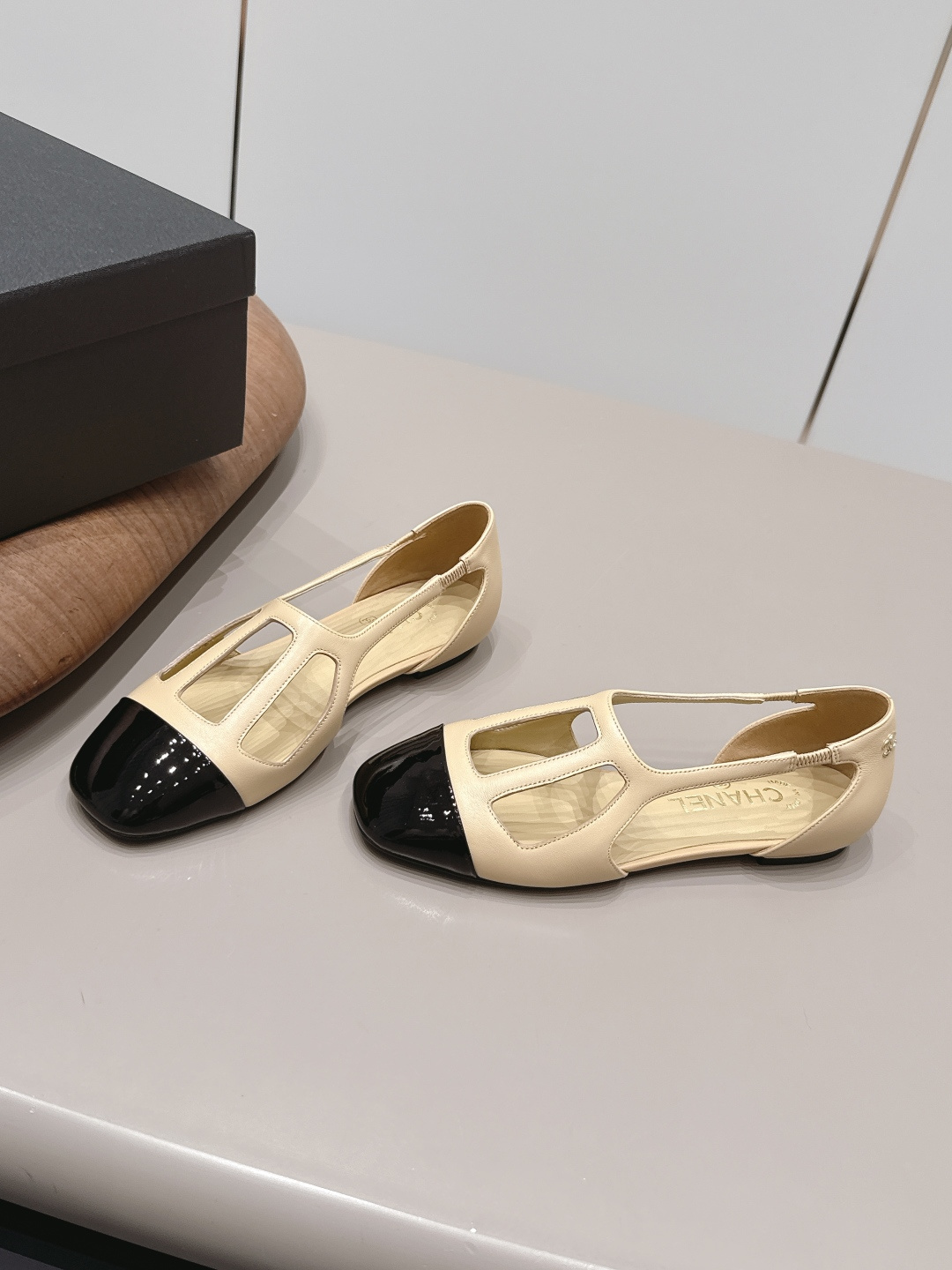 Chanel Classic Luxury Leather Shoe Loafer Ref 2