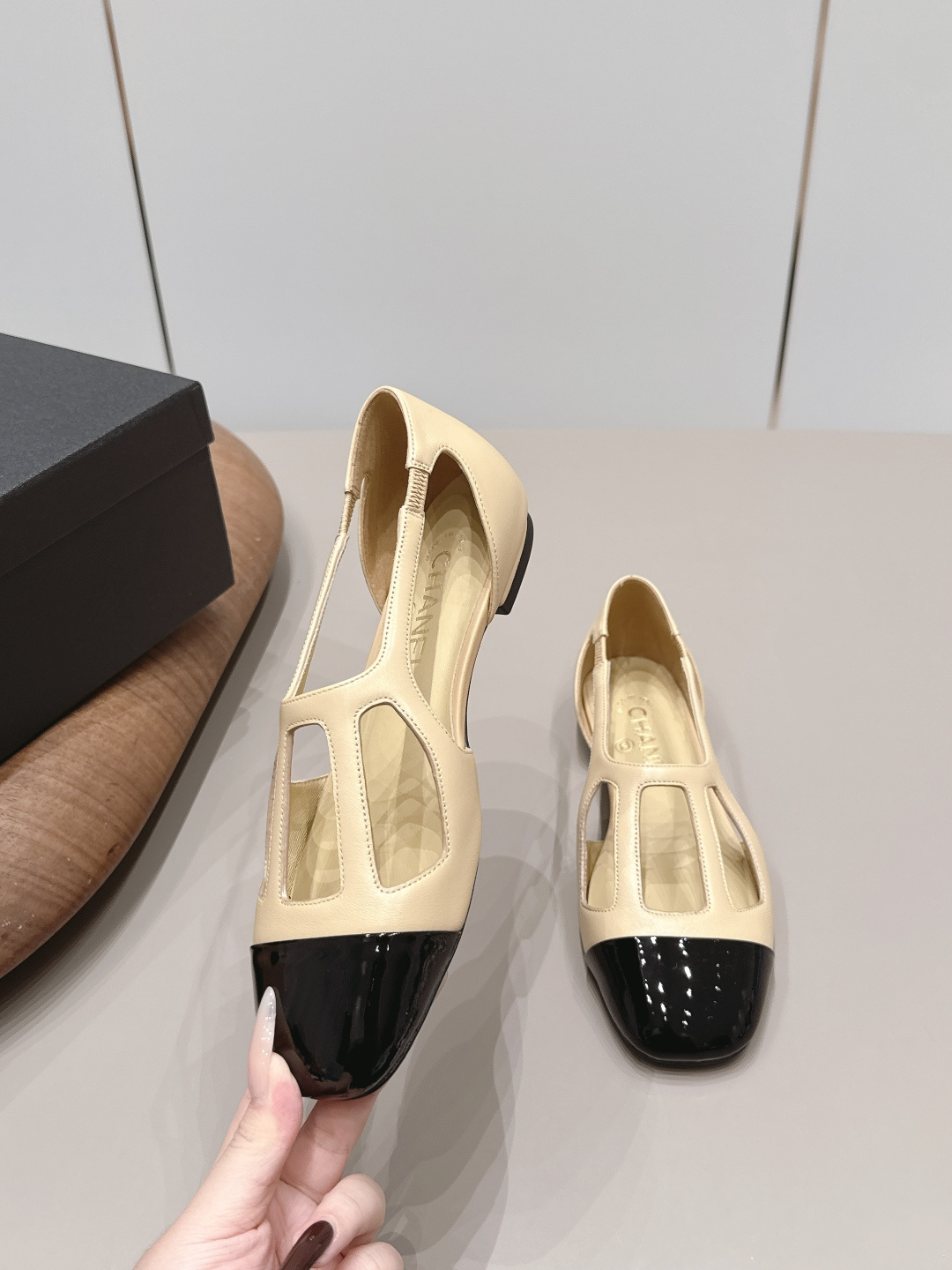 Chanel Classic Luxury Leather Shoe Loafer Ref 4