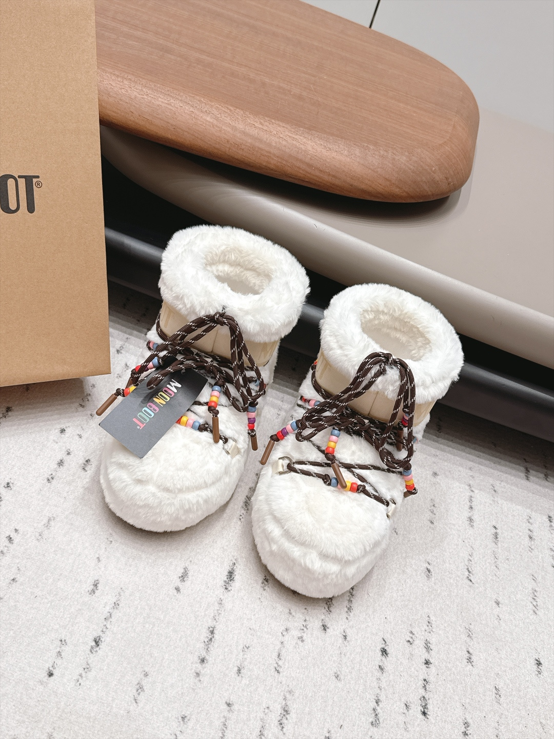 Женские угги Moon Boot с мехом