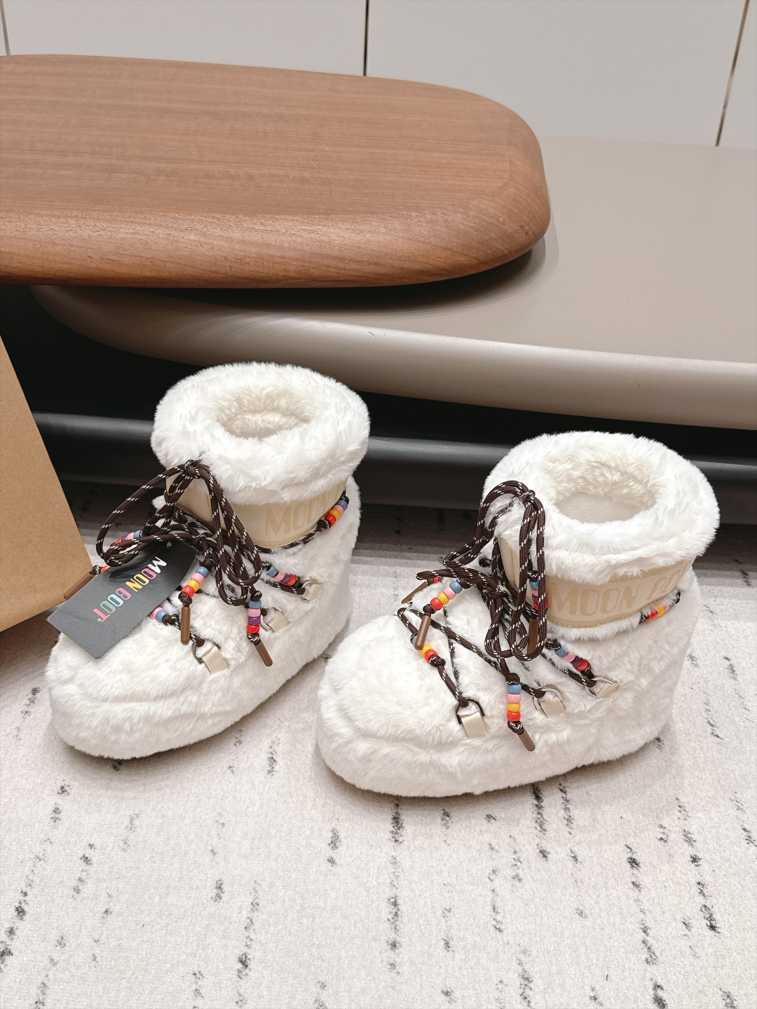 Женские угги Moon Boot с мехом