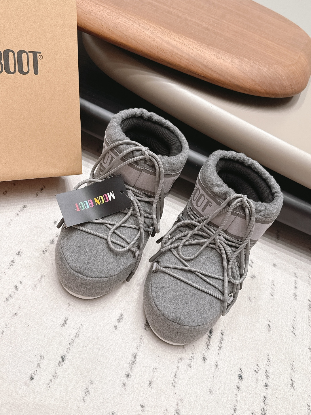 Женские угги Moon Boot серого цвета