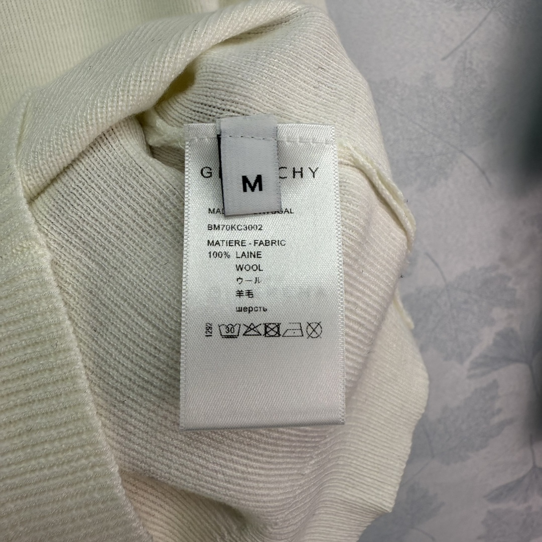 Original Scootered Women’s Suit by Givenchy: Spring/Summer 25 Collection Highlights Classic Design - 图片 7