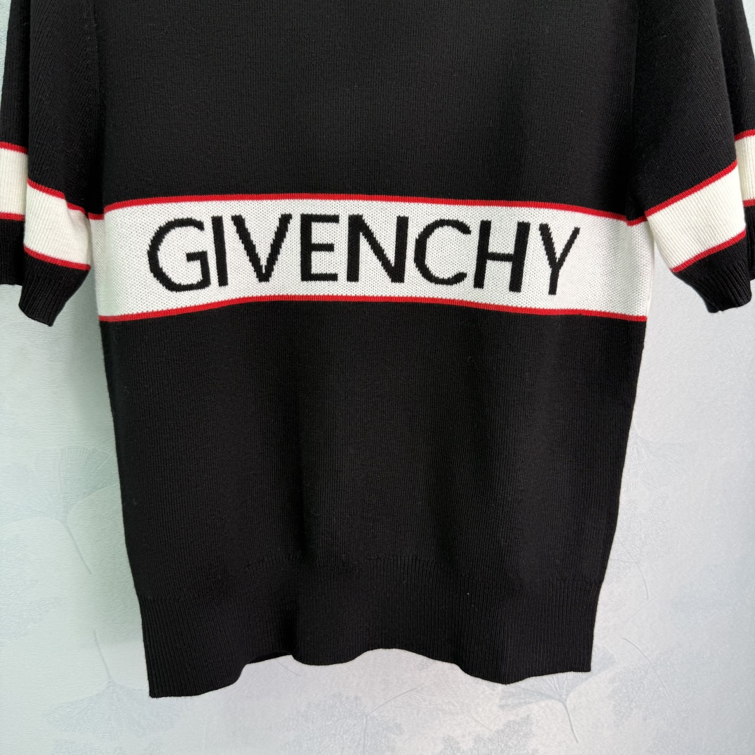 Original Scootered Women’s Suit by Givenchy: Spring/Summer 25 Collection Highlights Classic Design - 图片 6