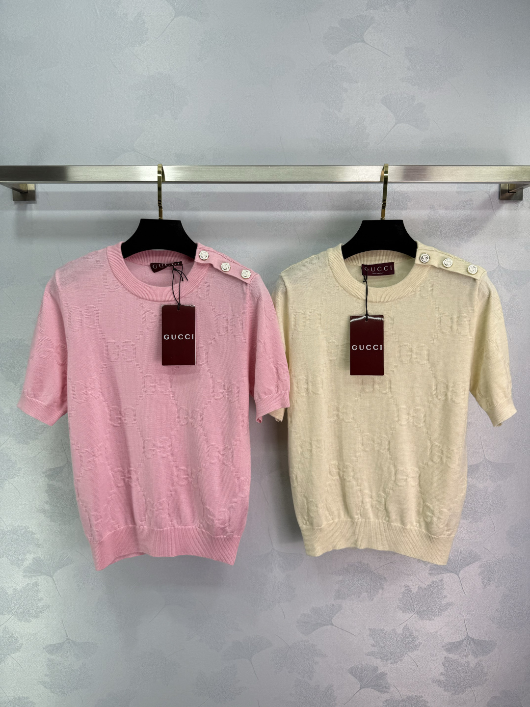 Gucci 2025SS Classic Wool Sweater with Logo, Short Sleeves, and Button Detail