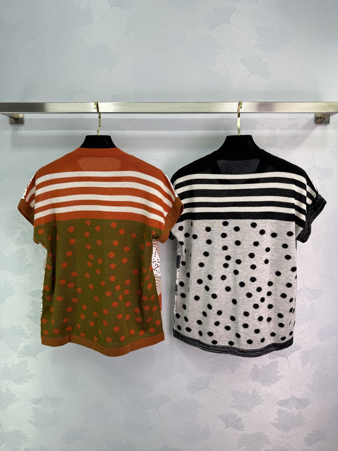 Stylish P449 Female Suit with Tweaked Silk Shirt and Packaged Tweed Horse. - 图片 8