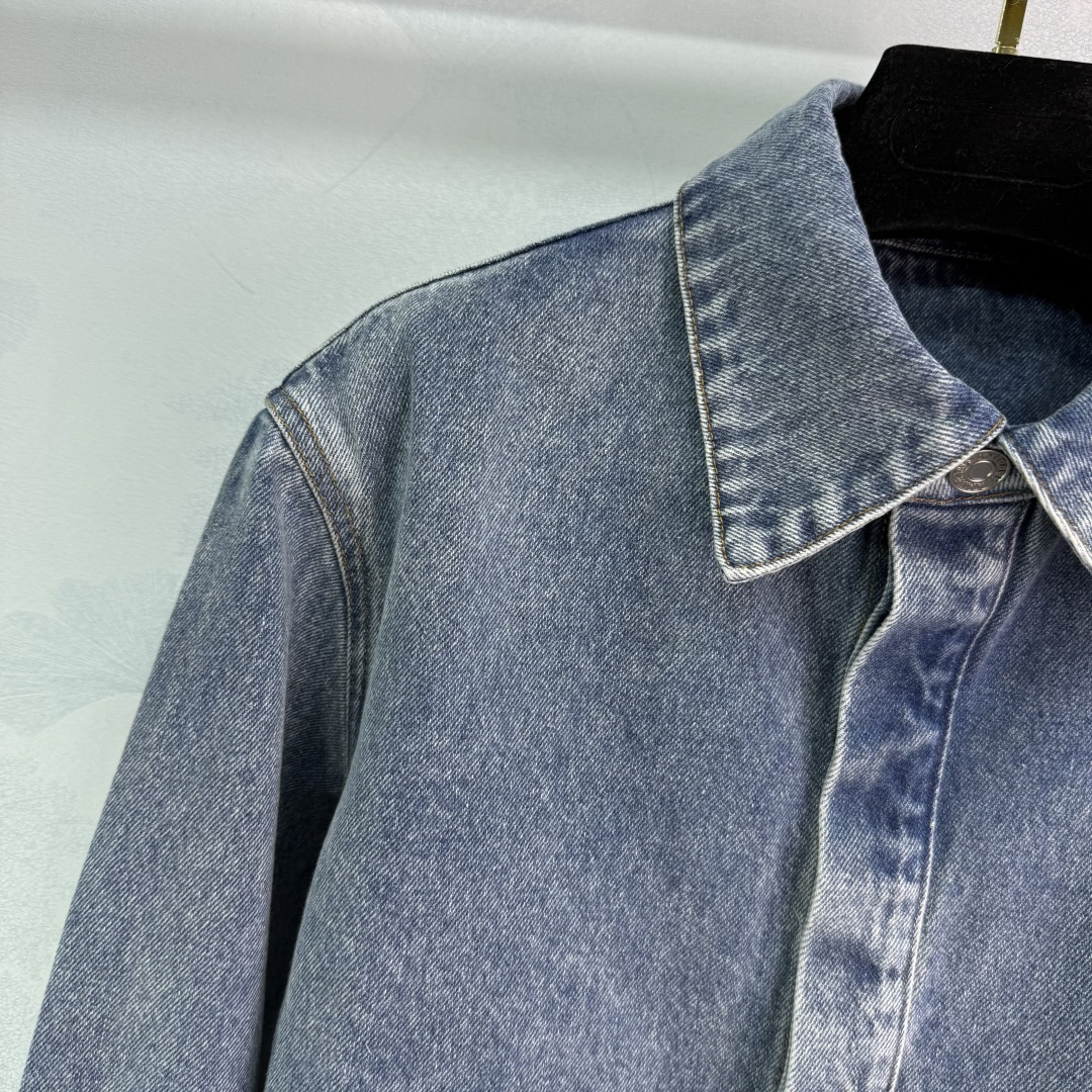 Stylish Customized Cowboy Shirt Coat with Unique Details and Branding - 图片 3