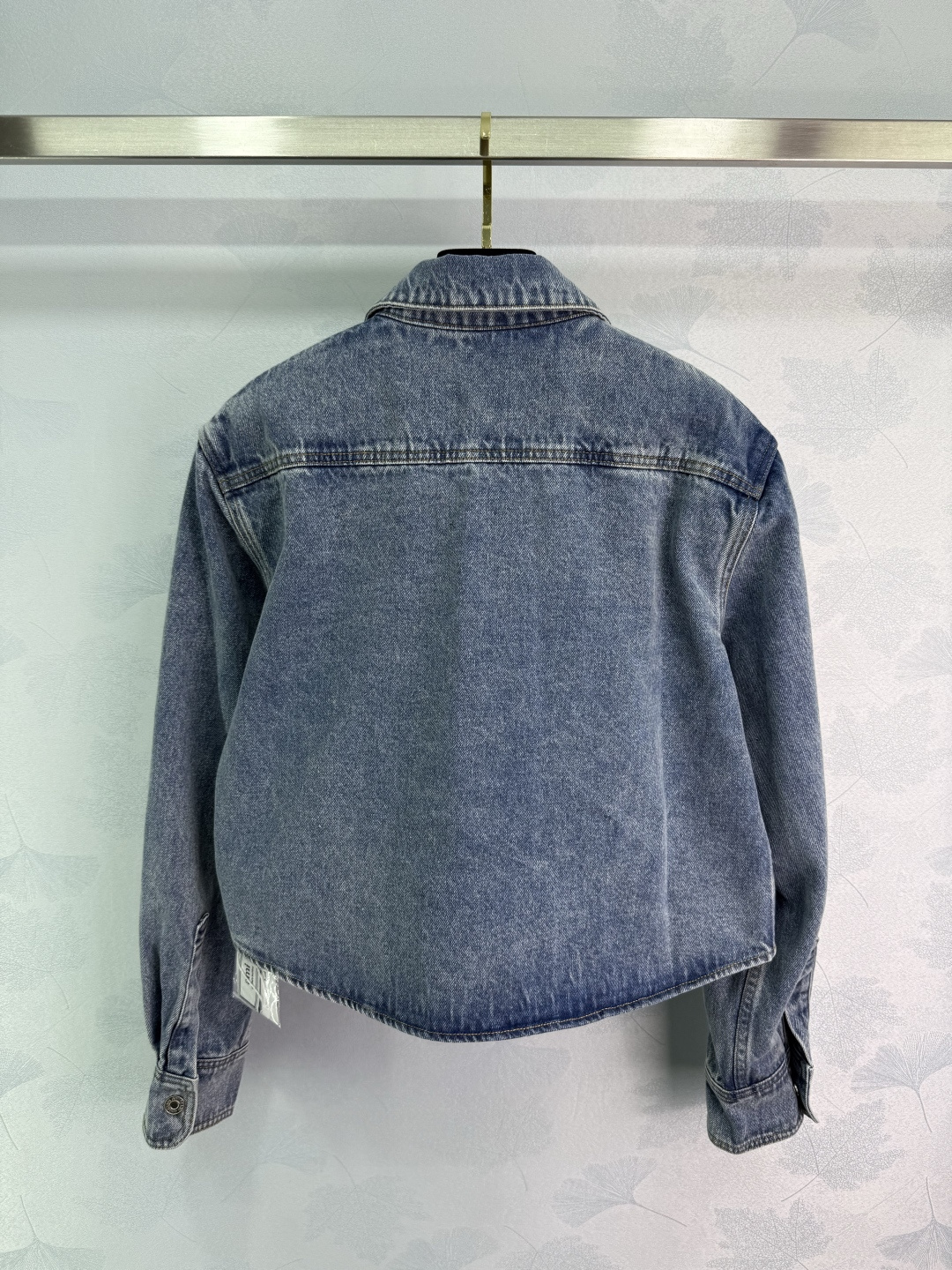 Stylish Customized Cowboy Shirt Coat with Unique Details and Branding - 图片 9