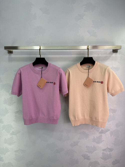 Miu Miu Ribbed Collar Knit Short Sleeve Top with Logo 1 Miu Miu Ribbed Collar Knit Short Sleeve Top with Logo
