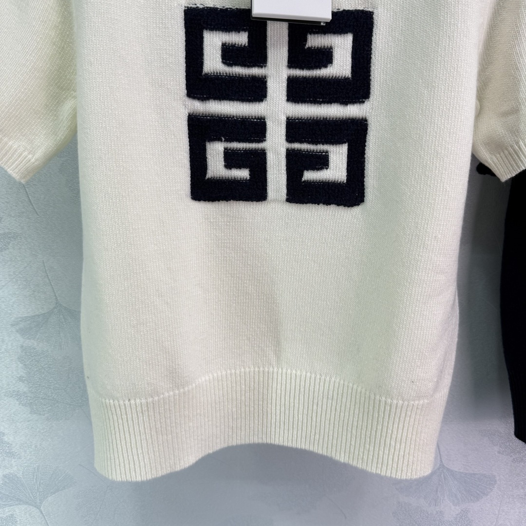 Women’s Classic Brand Logo Suit with 3D Flower Decorations for Spring and Summer. - 图片 4