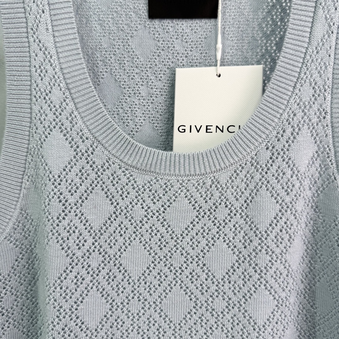 “Versatile P368 Dress with Zhuiji San 25 Pack and U-Collar Vest Launch” - 图片 5