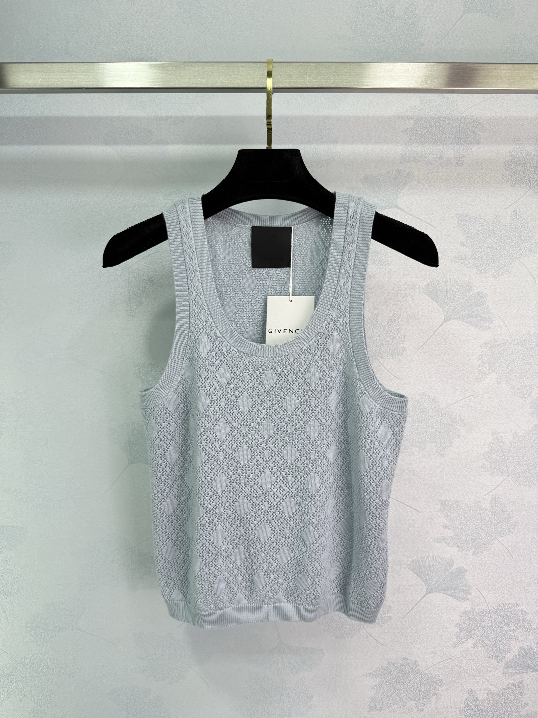 “Versatile P368 Dress with Zhuiji San 25 Pack and U-Collar Vest Launch” - 图片 1