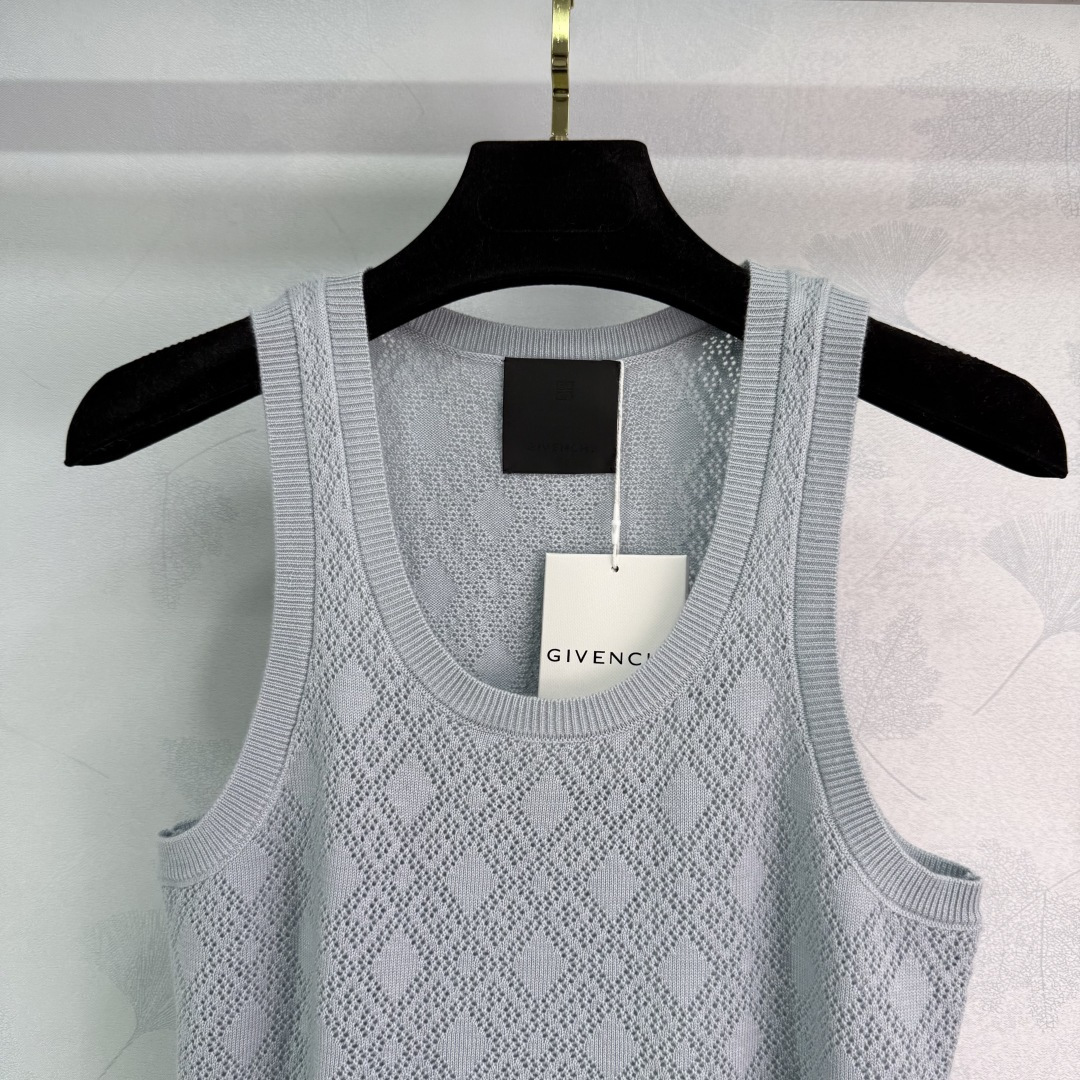 “Versatile P368 Dress with Zhuiji San 25 Pack and U-Collar Vest Launch” - 图片 4