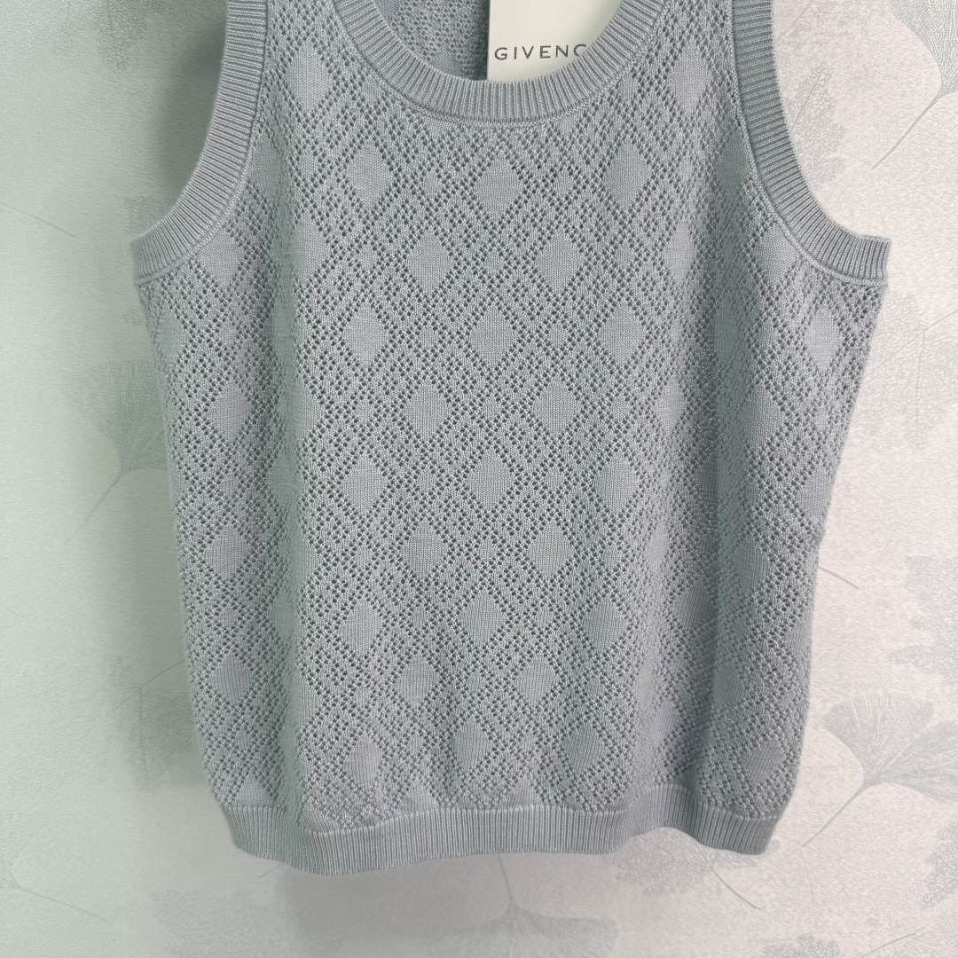 “Versatile P368 Dress with Zhuiji San 25 Pack and U-Collar Vest Launch” - 图片 6