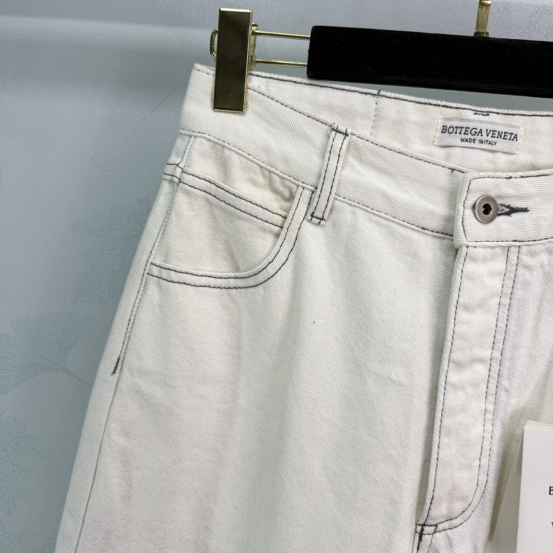 Stylish and Comfortable White Jeans Suit with Tiara BV for Women: P414 Overview - 图片 3