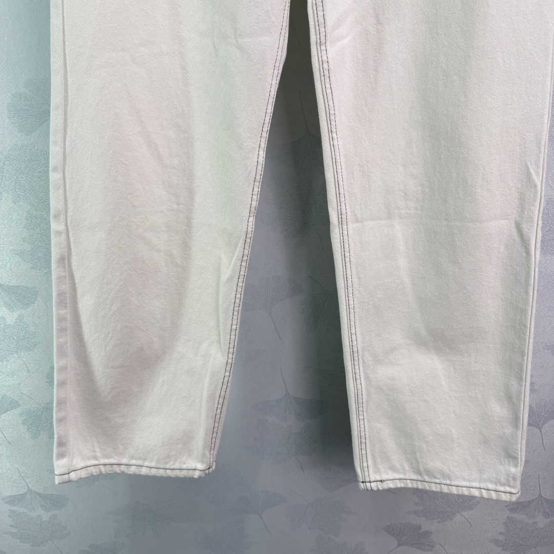 Stylish and Comfortable White Jeans Suit with Tiara BV for Women: P414 Overview - 图片 5